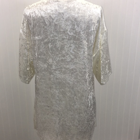 White Velvet Kimono - Picture 6 of 8